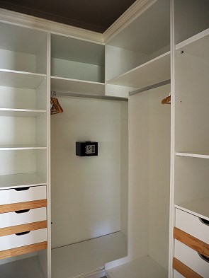 Schrank