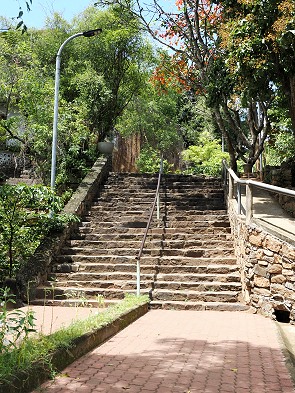 Treppe zum Tempel