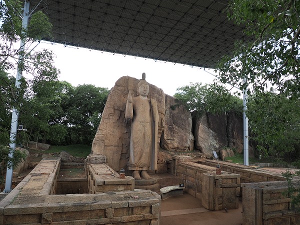 Buddha mit Dach