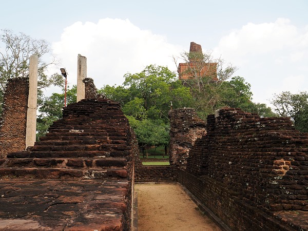 Blick zur Stupa