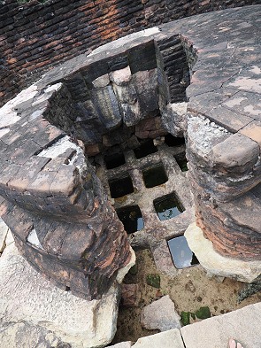Sockel mit Schatzkammern