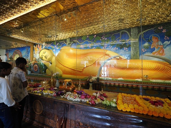 Liegender Buddha