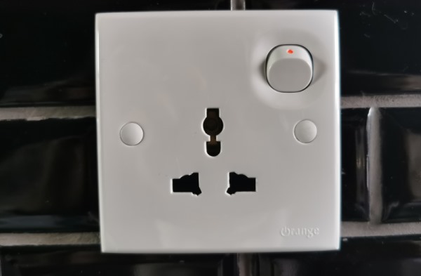 Universal Plug
