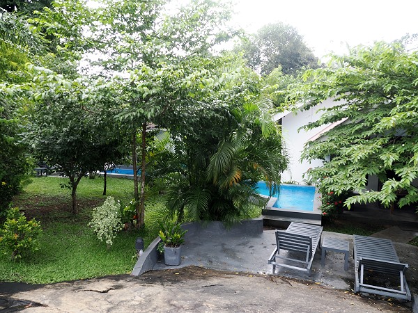 Unsere Terrasse mit Felsen