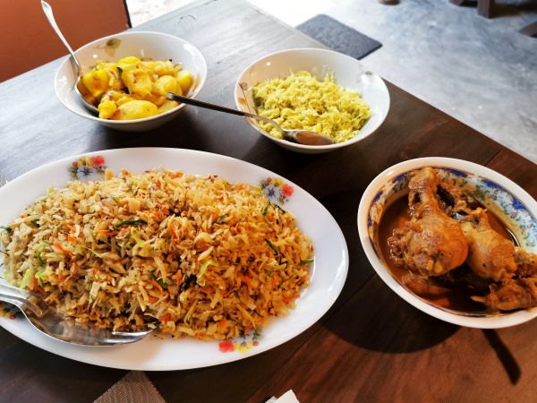 Kottu und Huhn
